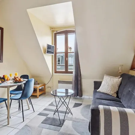 Eiffel Tower & Faubourg Flat Apartment *